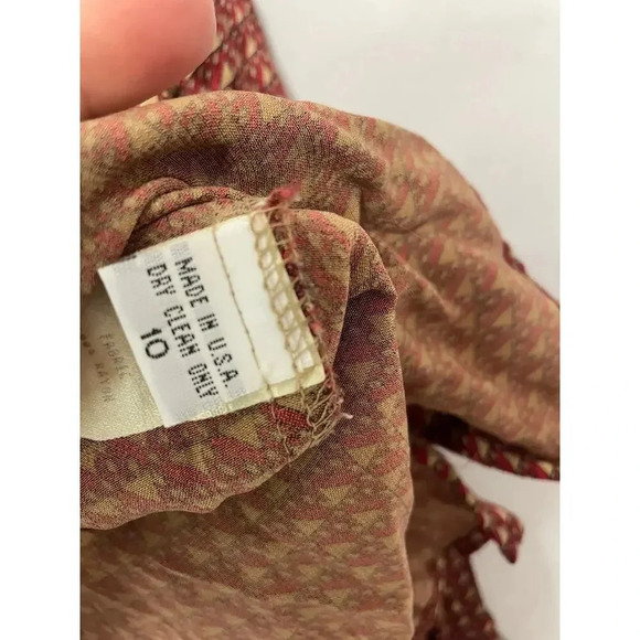 Vintage Gianni Made in USA Button Down Burgundy & Gold Geometric Pattern - Picture 8 of 12